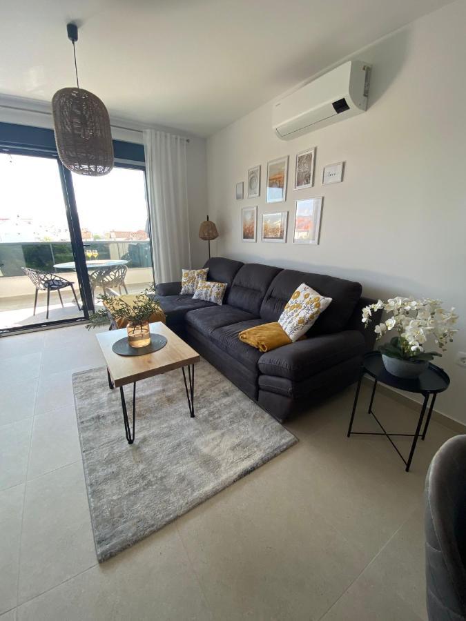 Apartment Agnes With 63 M2 Rooftop Terrace, Grill And Pool Okrug Gornji Exterior photo